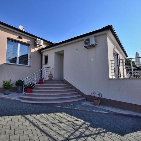 Apartments Golden Hour Jurdani Экстерьер фото