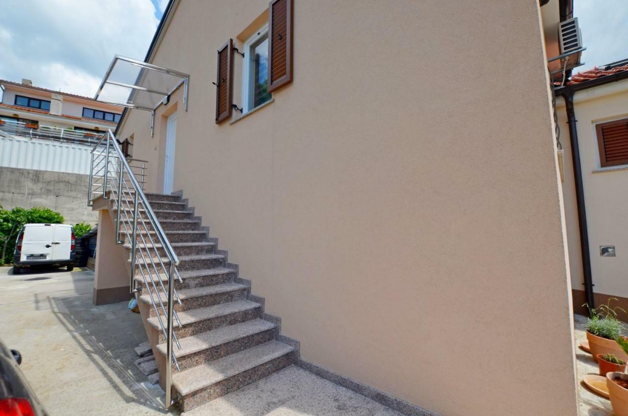 Apartments Golden Hour Jurdani Экстерьер фото